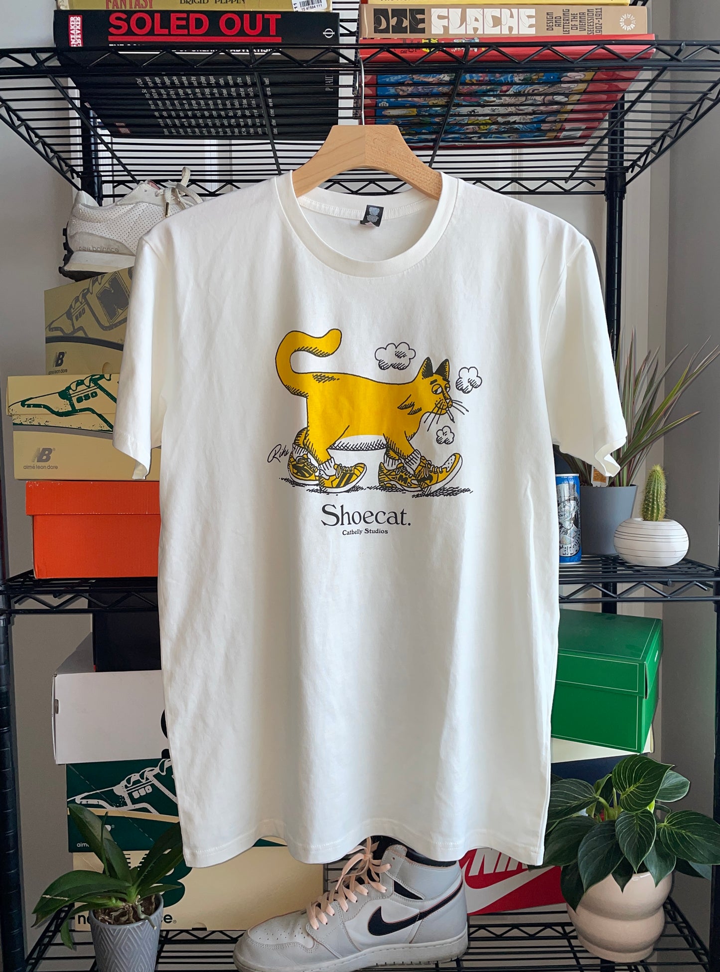 Catbelly "Shoecat" T-Shirt